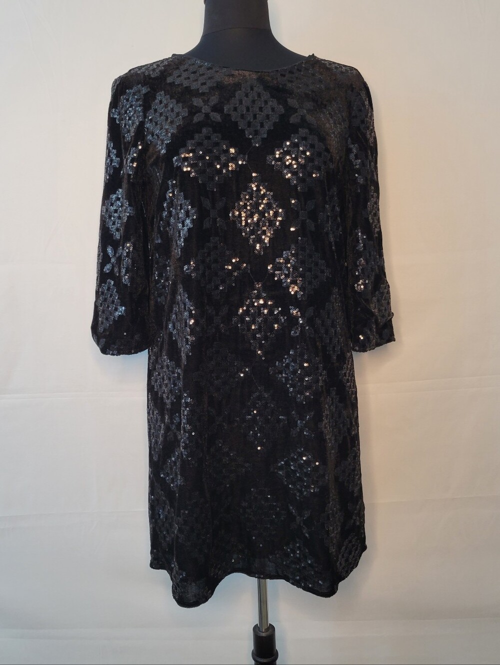 Draper James Black Velvet A Shimmering Metallic Silver Sequin Diamond Motif